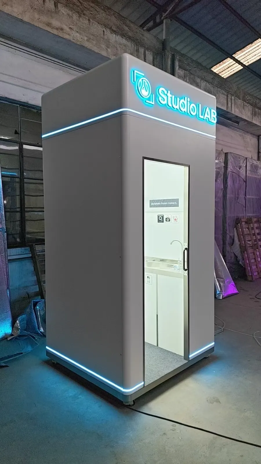 The Airplane booth